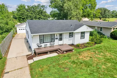 1909 Prospect Ave, West Des Moines, IA 50265