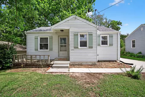 2741 57th St, Des Moines, IA 50310