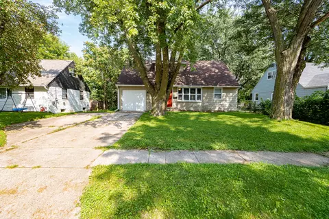 7401 SW 12th St, Des Moines, IA 50315