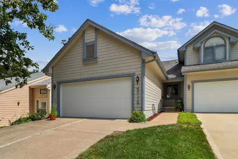 4719 71st St, Urbandale, IA 50322