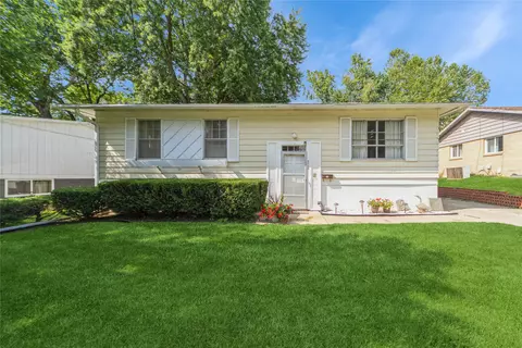8505 Madison Ave, Urbandale, IA 50322