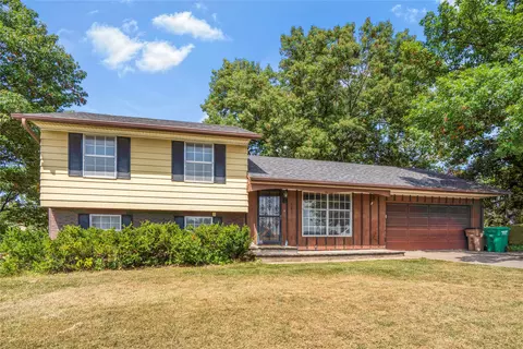 4281 Wakonda Dr, Norwalk, IA 50211