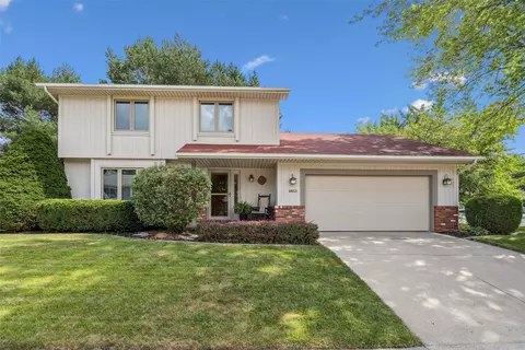 4853 84th St, Urbandale, IA 50322