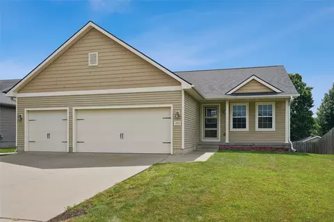 1715 E Boston Ave, Indianola, IA 50125