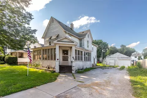 607 6th St, Ames, IA 50010