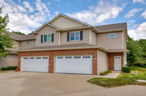 3409 84th St, Urbandale, IA 50322