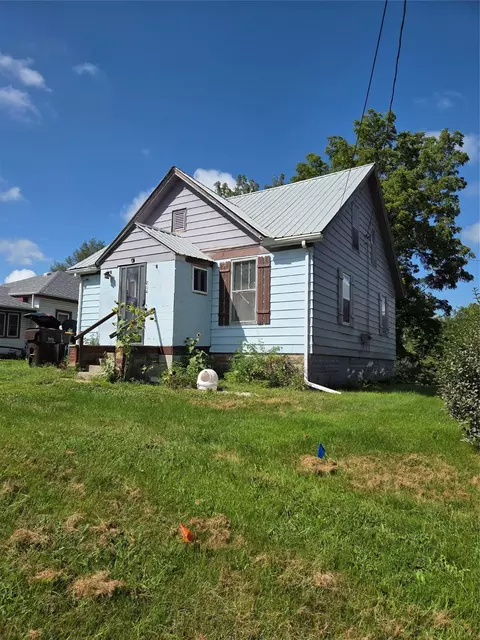 214 N Fillmore St, Osceola, IA 50213