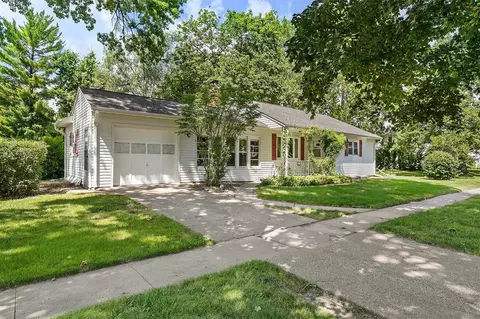202 S 7th Ave, Winterset, IA 50273