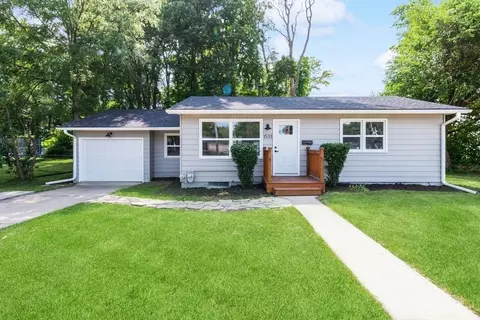 1533 Ridgewood Ave, Ames, IA 50010