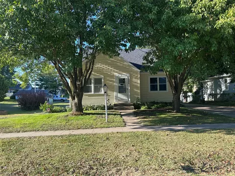 505 2nd St, Sully, IA 50251