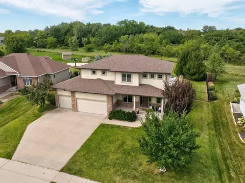 7028 Northwood Dr, Johnston, IA 50131