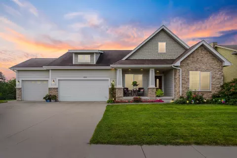 1203 Lynne Dr, Adel, IA 50003