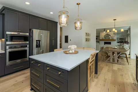 3108 153rd St, Urbandale, IA 50323