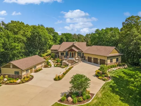 29054 Prospect Ave, Adel, IA 50003