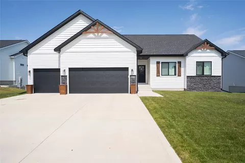 420 Wicker Dr, Huxley, IA 50124