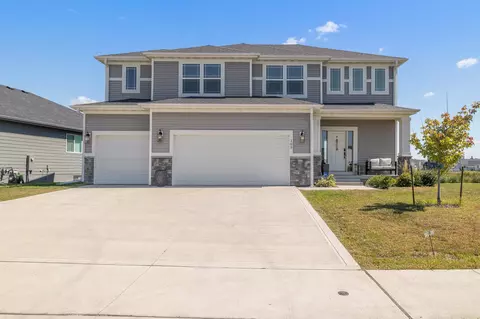 105 Creekside Dr SW, Bondurant, IA 50035