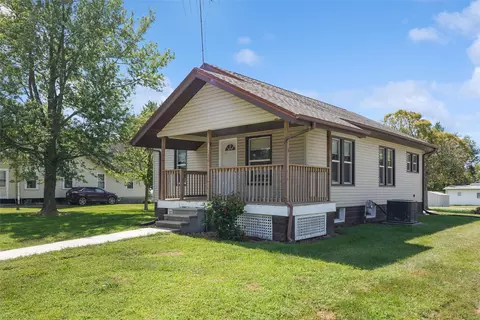 201 SW First St, Melcher Dallas, IA 50163