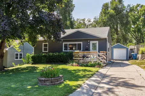 1520 60th St, Des Moines, IA 50311