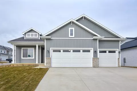 9479 Emilia Ln, West Des Moines, IA 50266