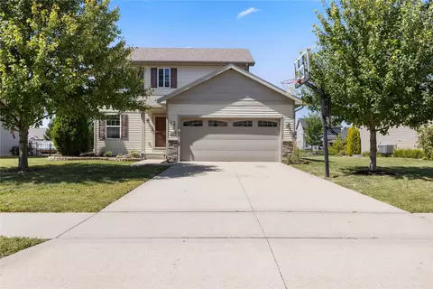 2908 SE Diamond Dr, Grimes, IA 50111