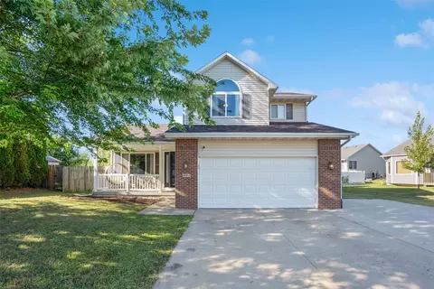 402 5th St NW, Bondurant, IA 50035