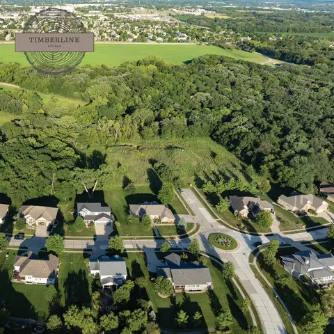 3 Quail Ridge Dr, Urbandale, IA 50322
