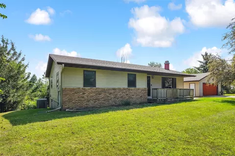 4848 W 48th St N, Newton, IA 50208