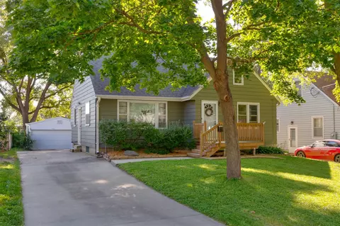 3705 53rd St, Des Moines, IA 50310