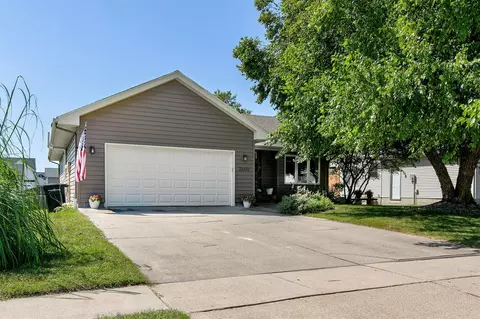 3400 Glenwood Dr, West Des Moines, IA 50265