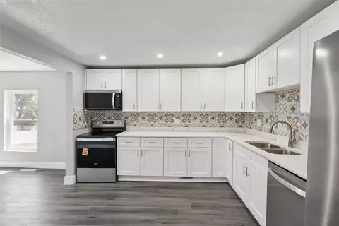 3200 6th Ave, Des Moines, IA 50313