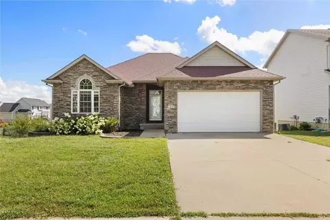 1840 Merle Huff Ave, Norwalk, IA 50211