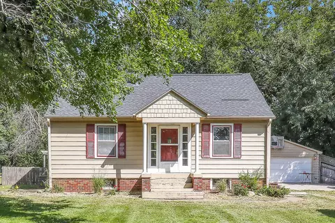 1250 NE 52nd Ave, Des Moines, IA 50313