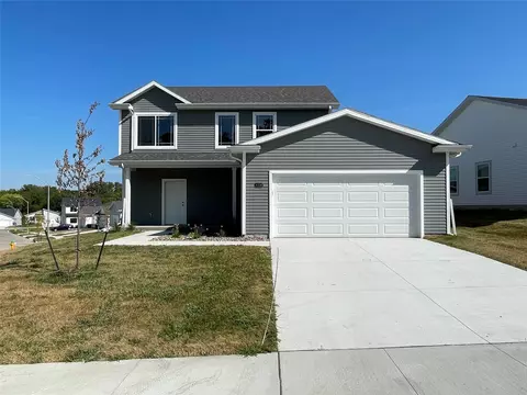 4338 Grover Woods Ln, Des Moines, IA 50317