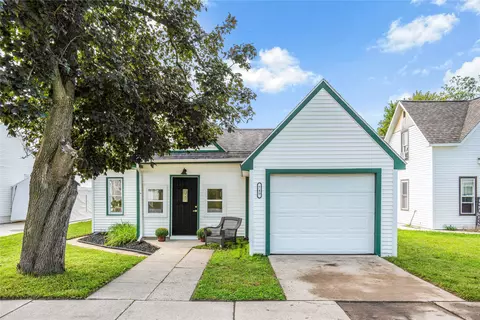 740 Main St, IA 50154