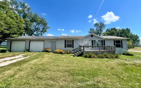 105 N East Ave, Lacona, IA 50139