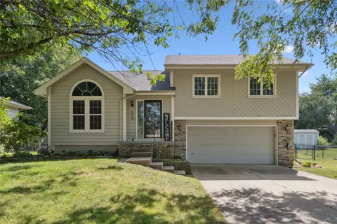 510 NW 3rd St, Grimes, IA 50111