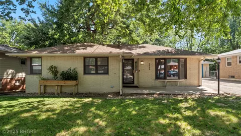 3005 Don Lee Ct, Des Moines, IA 50317