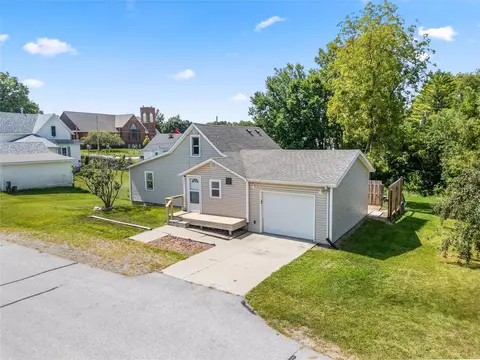 109 N Linn St, Roland, IA 50236