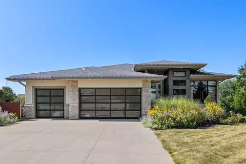 2311 Hearthstone Cir SW, Altoona, IA 50009