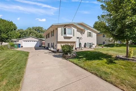 4501 65th St, Urbandale, IA 50322