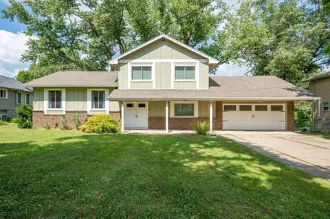 3221 SW Watrous Ave, Des Moines, IA 50321