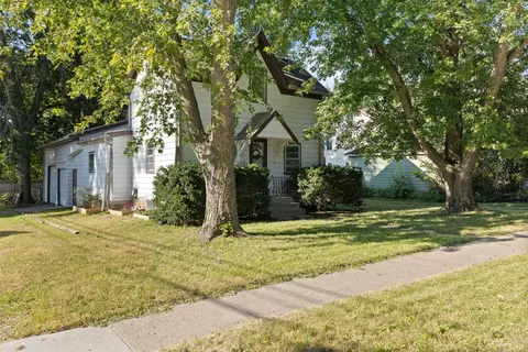 312 10th St, Ames, IA 50010