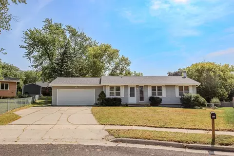 306 Schubert Cir, Ames, IA 50014