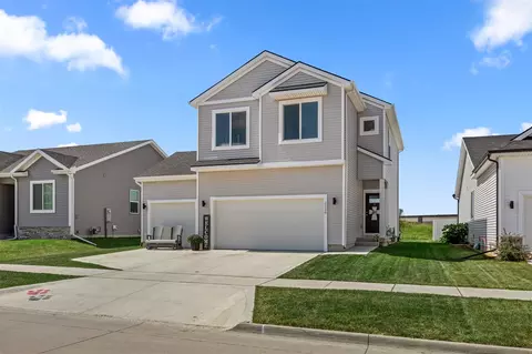 2226 Chan Dr, Adel, IA 50003