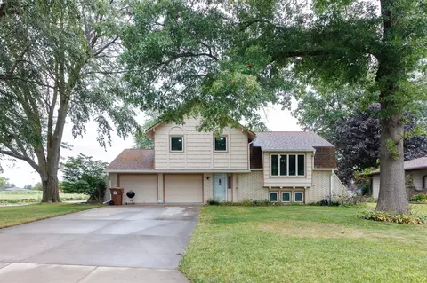 1805 Prince St, Grinnell, IA 50112
