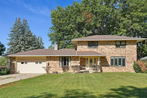301 N Kenwood Blvd, Indianola, IA 50125