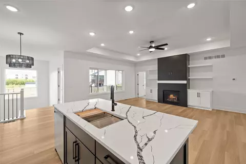 782 NE 71st St, Pleasant Hill, IA 50327
