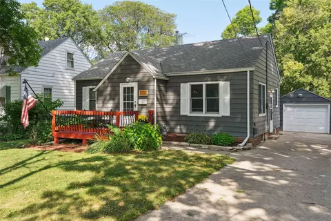 1707 48th St, Des Moines, IA 50310