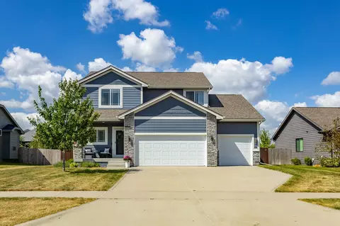 590 NE Wilden Dr, Waukee, IA 50263