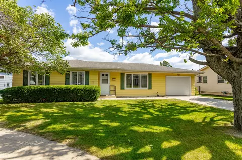 424 N 11th Street Pl, Adel, IA 50003